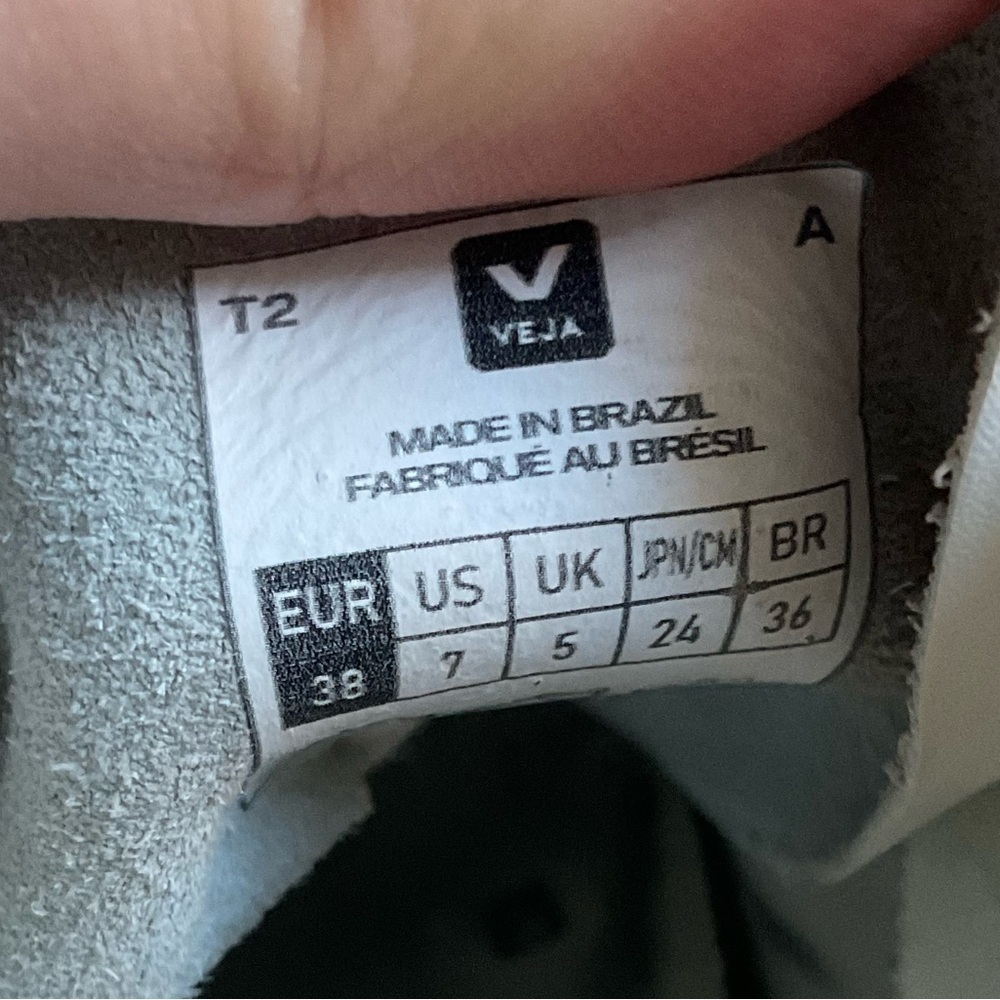 Veja White/Black Sustainable Leather V-10 Logo Retro Low Top Lace Up Sneakers 7 - Picture 9 of 11